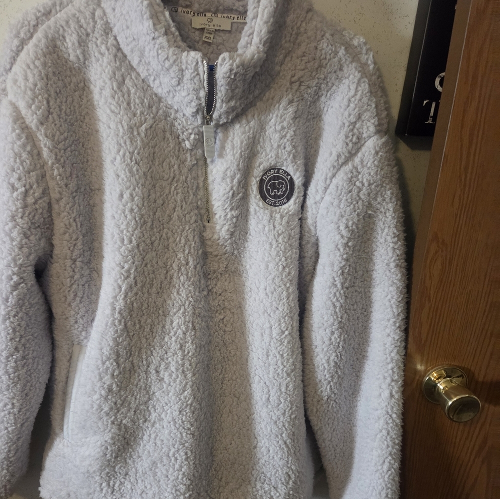 Ivory Ella light gray sherpa quarter zip NWT XXL